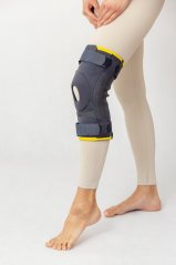 Ortéza kolenného kĺbu s dlahami J6079A